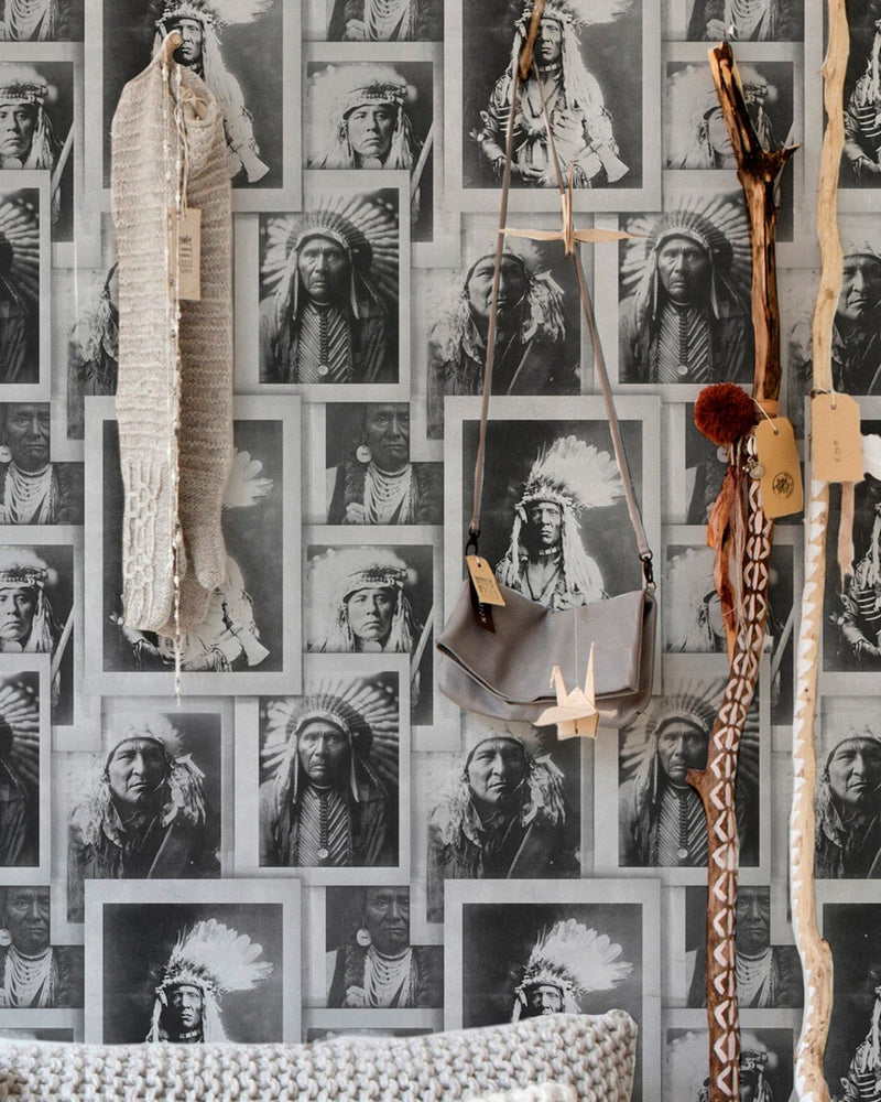 Mind The Gap - INDIAN CHIEFS Premium Wallpaper - WP20072